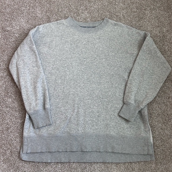 aerie Sweaters - Women’s Aerie Gray And Cozy Long Sleeve Loose Fitted Crewneck Top Size Small